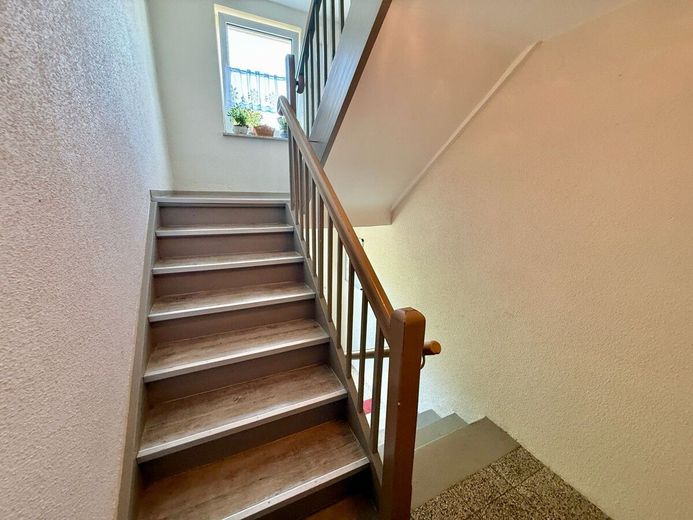 HORN IMMOBILIEN++ Neubrandenburg, 3-Raum Eigentumswohnung im 1. Obergeschoss -vermietet- – Flur