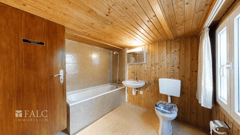 Fachwerkhaus mit Charme - Doppelhaushälfte zur individuellen Gestaltung – Badezimmer