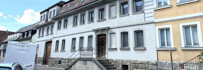 Sanierungsobjekt mit Denkmalschutz - Einzigartige Investitionschance – Haus Eingangngsbereich
