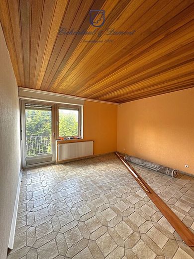 2 bis 3-FH mit Garten + Garage in guter Lage von Sulzbach – 2. Zimmer 1.OG