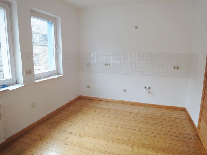 Für Holzfreunde: 2Z, Wohnküche, Bad, Flur, Abstell – Foto 12