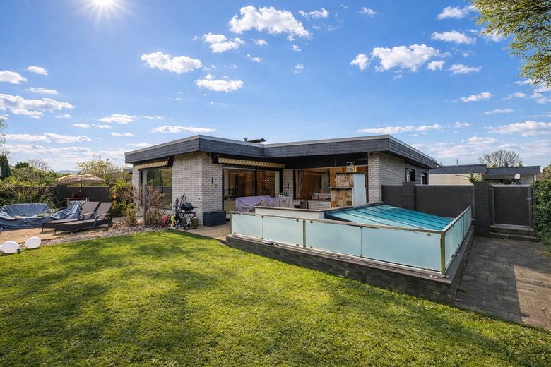 Bungalow z mieszkaniem dodatkowym i elastycznym użytkowaniem – Gartenbereich