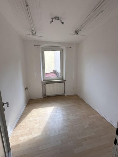Geräumige 5-Zimmer-Wohnung in Toplage - einziehen und wohlfühlen – Zimmer 5