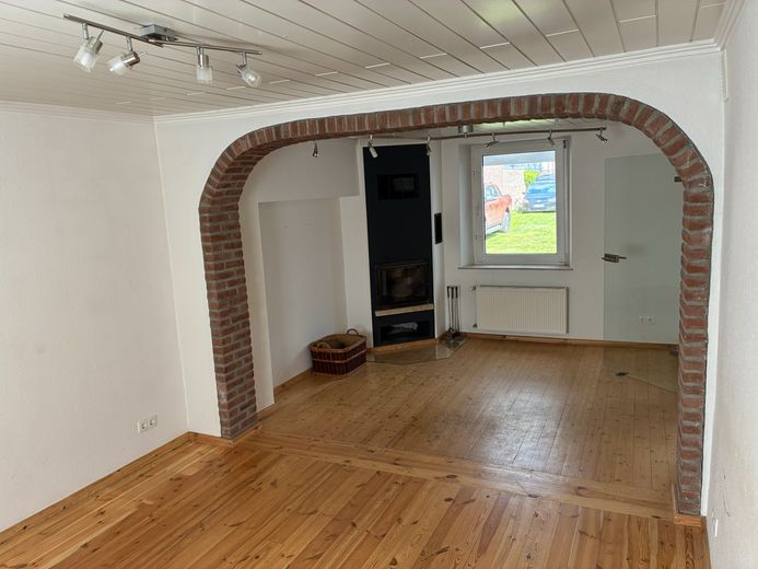 Rodzinna idylla, wymarzony ogród, pożądana lokalizacja w centrum Nettetal-Lobberich – Wohnzimmer mit Kamin
