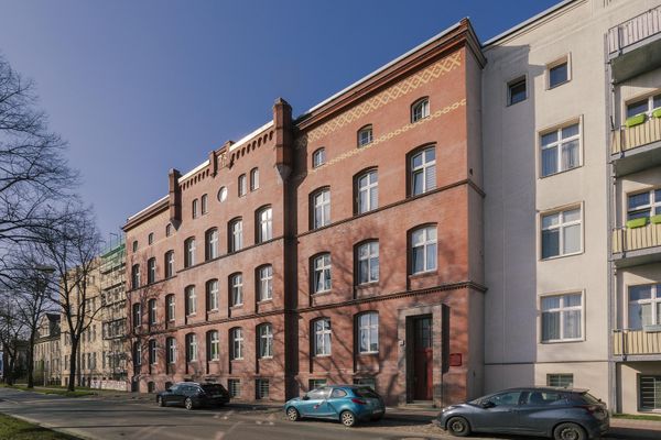 Світла й простора, з додатковою зоною відпочинку та ліфтом!