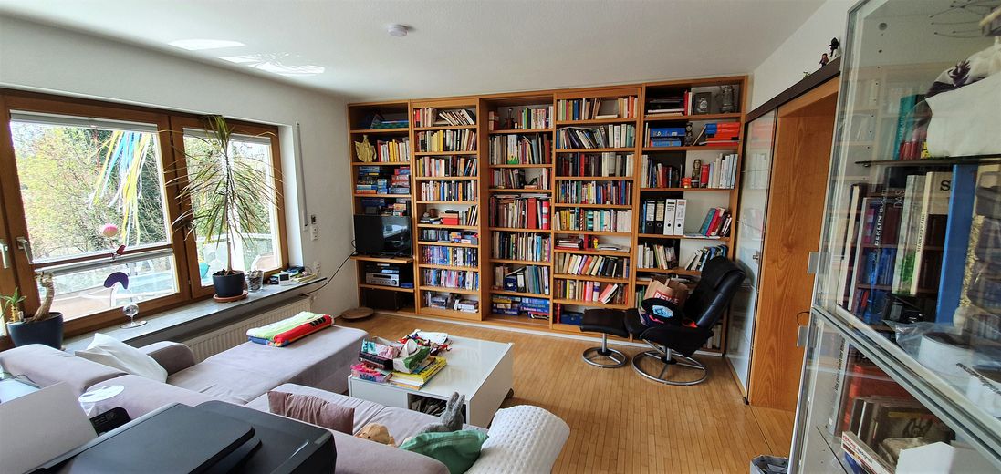 Viel Platz für die Familie am Marienbergpark – 160 m², 6 Zimmer, 2 Bäder, Südbalkon & Garage – Wohn- und Arbeitszimmer