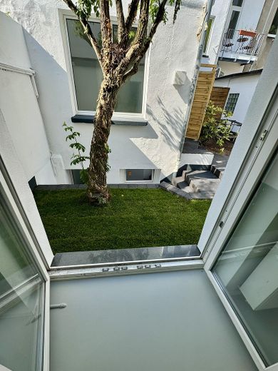 Exklusives Hinterhof-Loft mit Garten, Terrasse & Galerie | Erstbezug | Flingern – Zugang zum Garten