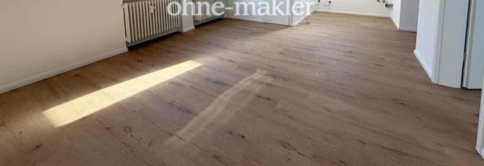 Appartement mansardé de 2 pièces entièrement rénové avec place de stationnement à Oberstenfeld