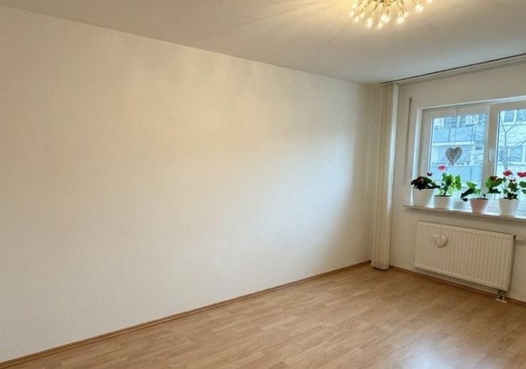 Środkowy segment domu szeregowego w Landshut – Kinderzimmer/Ankleidezimmer