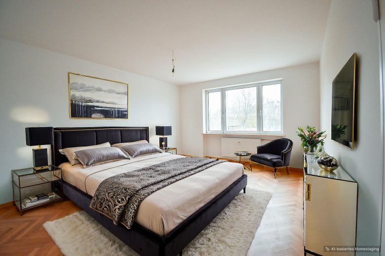 Spacieux appartement rénové de 3 pièces avec balcon et installation solaire sur le balcon à Kitzingen – KI Schlafzimmer