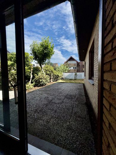 Seltene Gelegenheit in Delmenhorst: 150 m², großer Garten, viel Ausbaupotenzial – provisionsfrei – Wohnzimmer mit Terrassenzugang