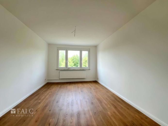 ***Top-sanierte 1-Zimmer-Wohnung in ruhiger Lage*** – Zimmer