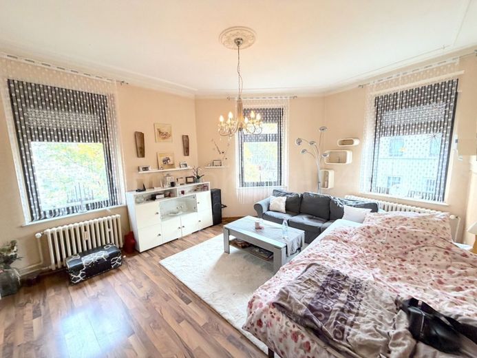 GROSSZÜGIGES MEHRGENERATIONEN HAUS IN ZENTRALER LAGE VON KREFELD – WOHNBEREICH
