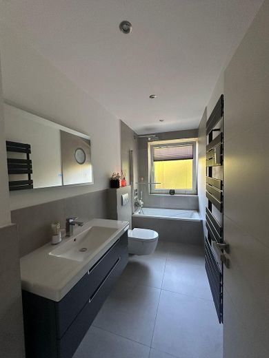 En iyi konumda aydınlık 4 odalı daire – Fotoğraf 19