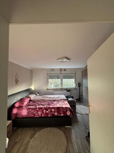 renovierte 2ZKB Wohnung – Schlafzimmer