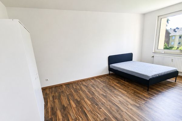 Mannheim-Käfertal में आधुनिक सुसज्जित साझा आवास का कमरा