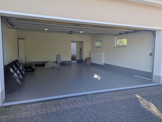 Lage , Lage , Lage ,Top Immobilie Provisionsfrei zu verkaufen – Doppelgarage