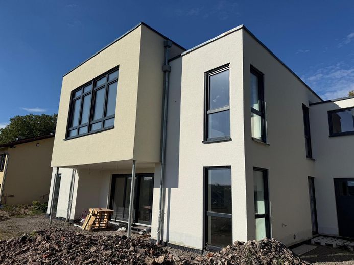 Spacieuse maison individuelle - Première occupation – Hausansicht Garten-rechts
