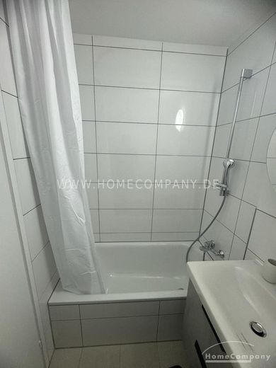 Modern möblierts und renoviertes Appartment in Berg am Laim – 89964ace3293d878f34563ba2c33134f772b544e.jpg