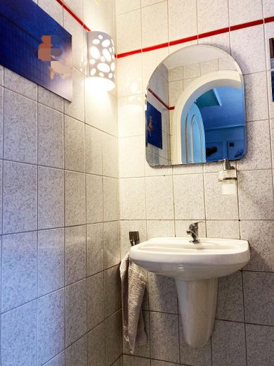 Großzügige ETW in Baden-Baden-Sandweier mit mediterranem Flair, zentral und ruhig gelegen. – Gäste WC