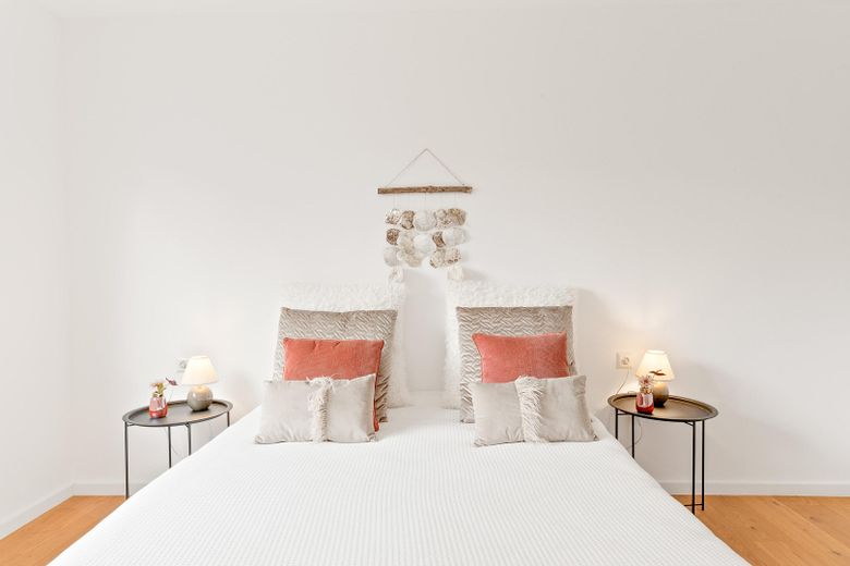 Helle und große 3 Zimmer Wohnung mit 2 Balkonen und Provisionsfrei – Schlafzimmer