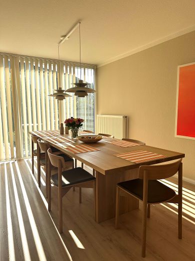 Wohn- Esszimmer bei Abendsonne