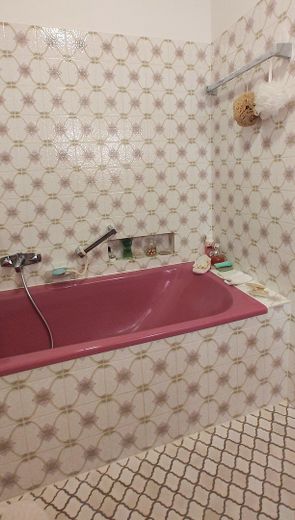 Casa a schiera ben tenuta con ampia terrazza sul tetto soleggiata e molto spazio – Bad OG