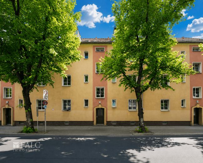 Jetzt in die Zukunft investieren - Vermietete Eigentumswohnung mit sicherem Ertrag – Haus Frontansicht