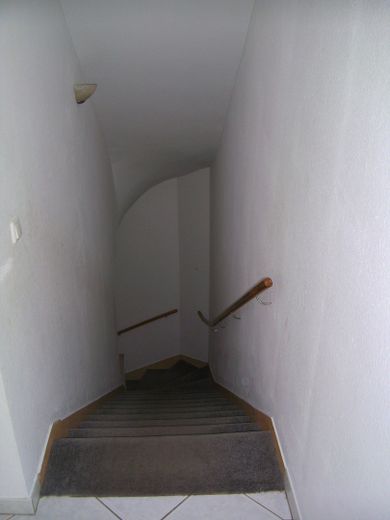 4 Wohnungen im Paket – Treppe zum Souterrain