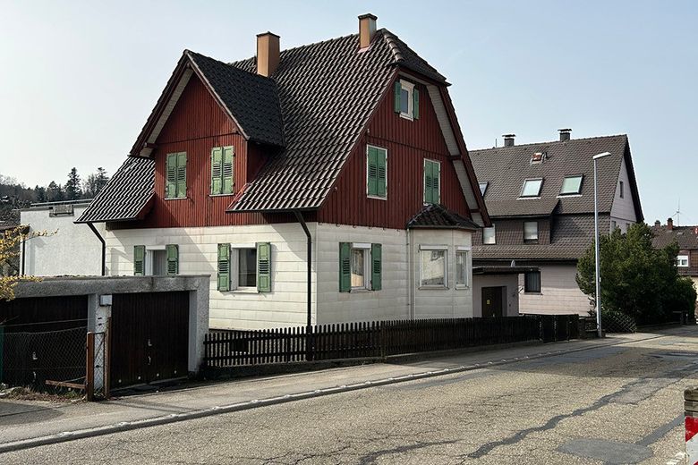 Zweifamilienhaus mit Potenzial: Eine Wohnung bezugsfertig, eine Wohnung zum gestalten und mit viel Raum für eigene Ideen – Foto 6