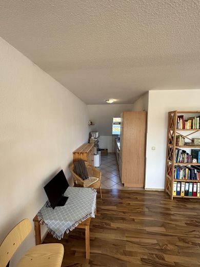 Wohnzimmer Blick in die Küche