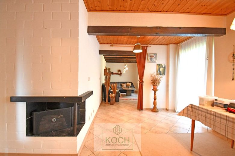 Großes 1-2 Familienhaus mit großem Grundstück in Loxstedt-Hahnenknoop – Wohnzimmer_EG