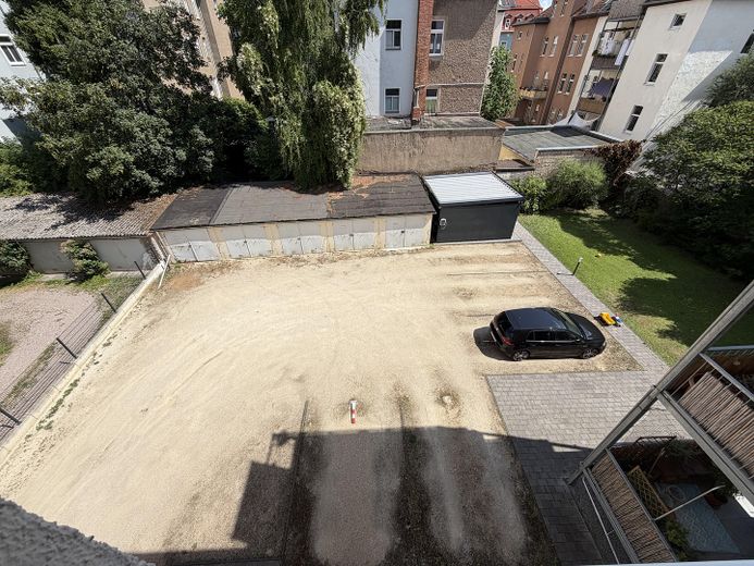 Zentrumsnahe, ruhige 2,5-Zimmer-Wohnung mit Balkon in Brühlervorstadt – Stellplätze im Hof