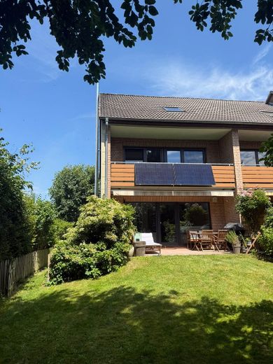 Gerenoveerde eindwoning met kelder en verbouwde zolder – Haus Rückseite