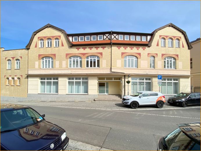 Im Zentrum von Sömmerda ideal als Firmenzentrale alle Mitarbeiter in einem Hause untergebracht – Titel