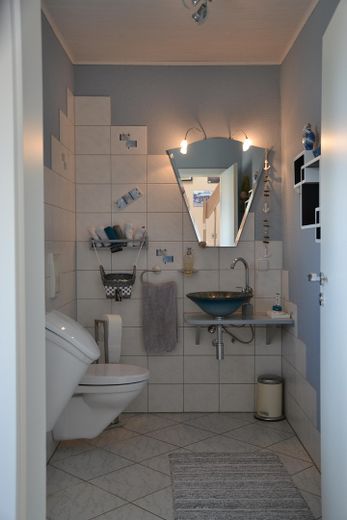 Komfortables Einfamilienhaus mit gepflegtem Garten in ruhiger, unverbaubarer Lage – WC/EG