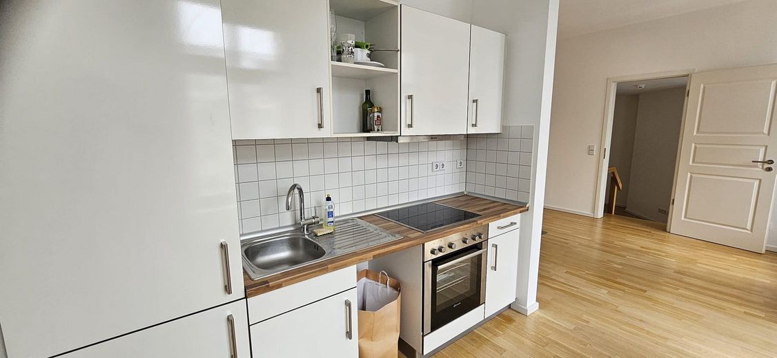 ruhige und helle 2-Zimmer-Wohnung in Toplage, bezugsfrei – Küche Bild 1