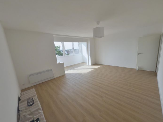 Відремонтована 3-кімнатна квартира з ліфтом, 86 м² – Падерборн-Ельзен, без комісії – Фотографія 1
