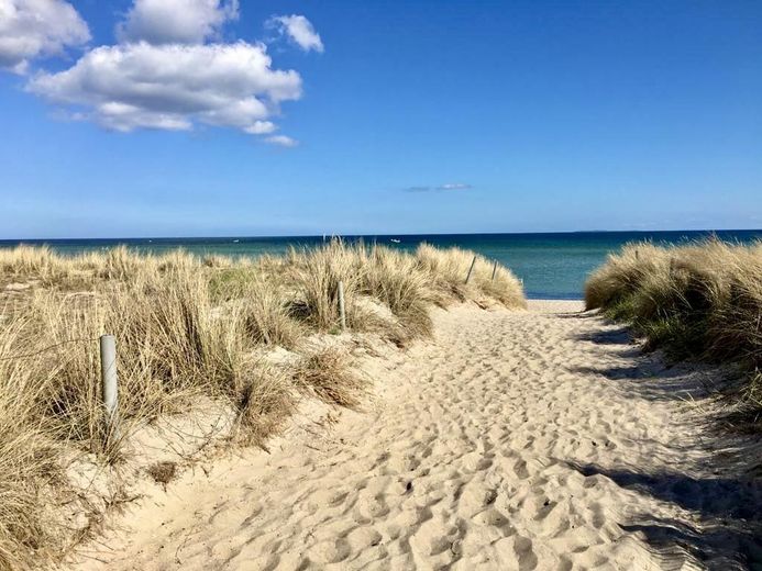 Beim Frühstückskaffee schon den Meerblick genießen – 3-Zimmer-Wohnung in allerbester Lage – Der Weg zum Südstrand