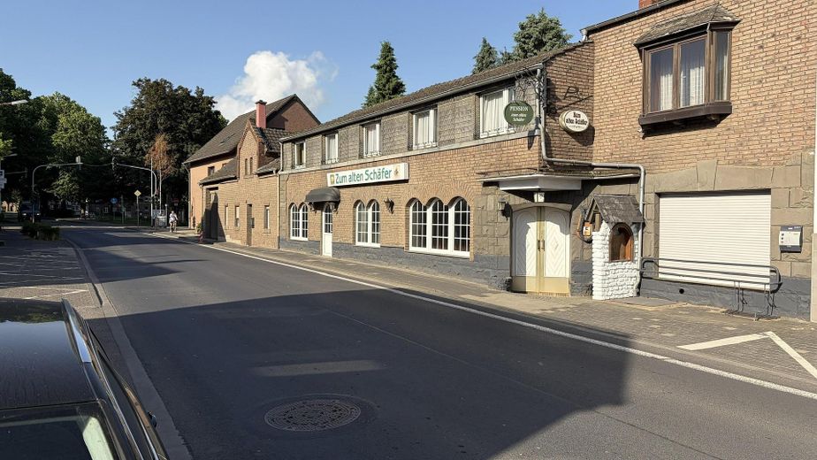 Pensjonat Gastronomia Handel + 3 mieszkania w Bergheim niedaleko Kolonii – wolne + bez prowizji – Foto 1