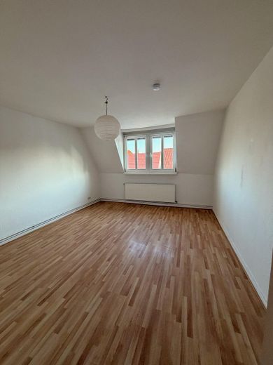 3,5-Zimmer-Wohnung mit neuem Badezimmer in der Martinistraße - WG-geeignet – Wohnzimmer