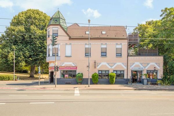 Wohn- und Geschäftshaus ca. 481 m² mit drei Wohn- und drei Gewerbeeinheiten in Mülheim-Altstadt II