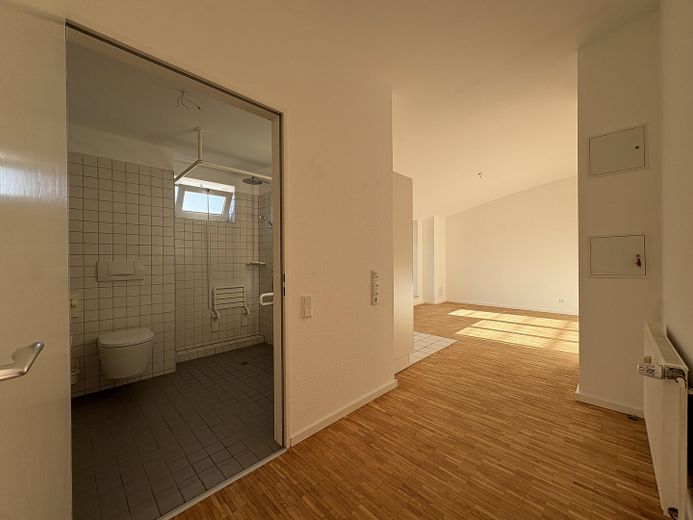 Barrierefreie Dachgeschosswohnung mit großer Sonnenterrasse (provisionsfrei!) – Diele