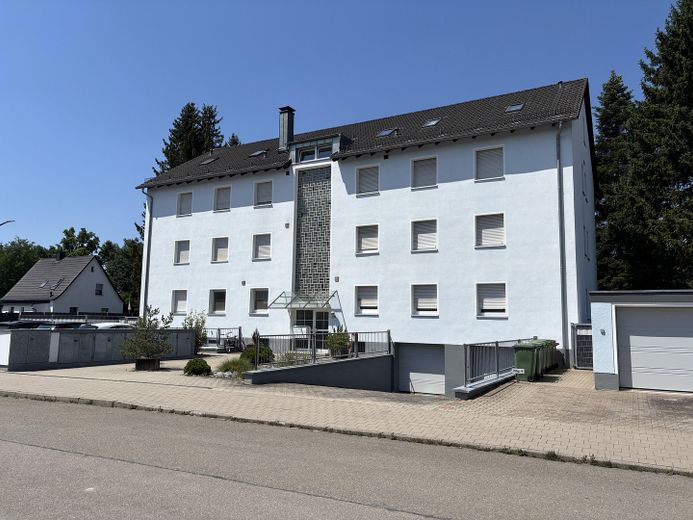 Renovierte 4-Zimmer-Wohnung in Roth - perfekt für die Familie --PROVISONSFREI-- – Außenansicht