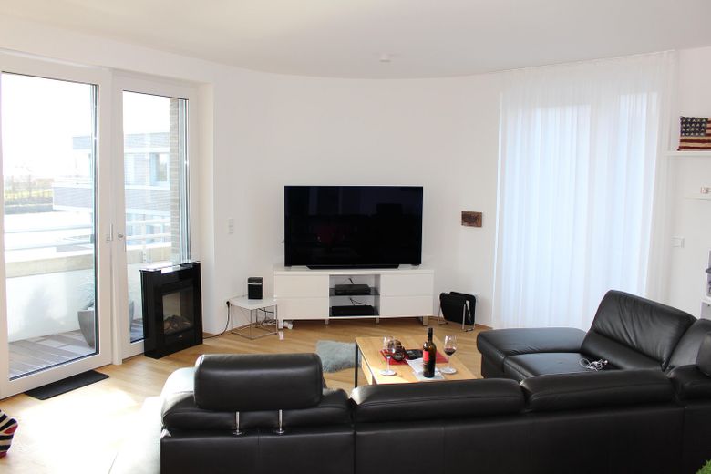 neuwertiges Luxus-Penthouse mit exklusiver Ausstattung  und traumhaften Weserblick in erster Reihe – Wohnbereich