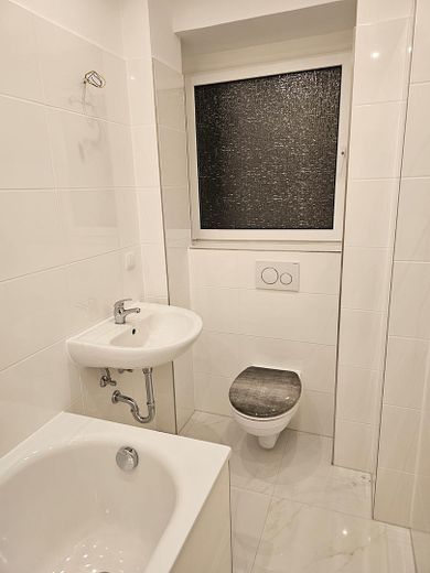 Vente directe : majestueux appartement de 5 pièces avec balcon, près de Hafeninsel Offenbach – Foto 18