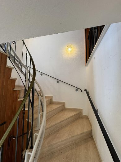 Reihenendhaus mit zusätzlicher Einliegerwohnung in familienfreundlicher Lage – Treppenanlage seniorengerecht
