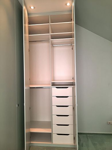 Einbauschränke Zi. 4 /geöffnet