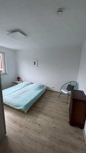 2,5 Raum Südstadt, Balkon 18 m², Wannenbad + Fenster, Energetik erfüllt, viele Dämmungen – Schlafzimmer