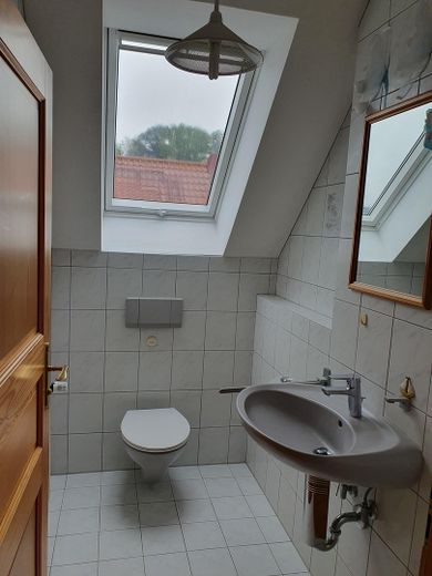 28a OG, separates WC